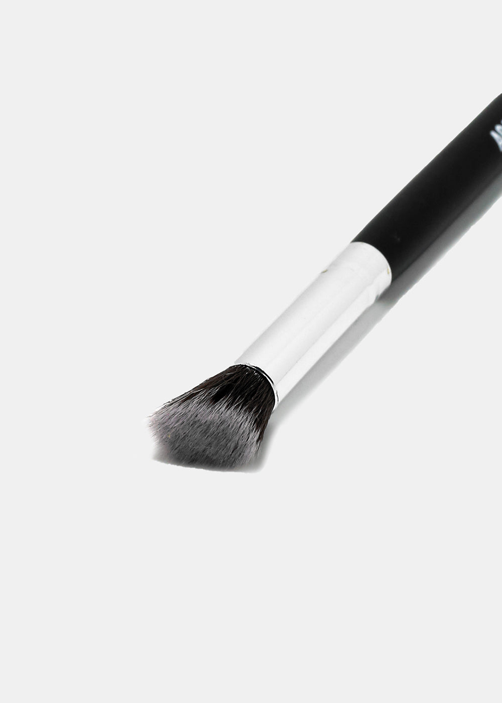 The F2 & E102 Kabuki Brush Duo